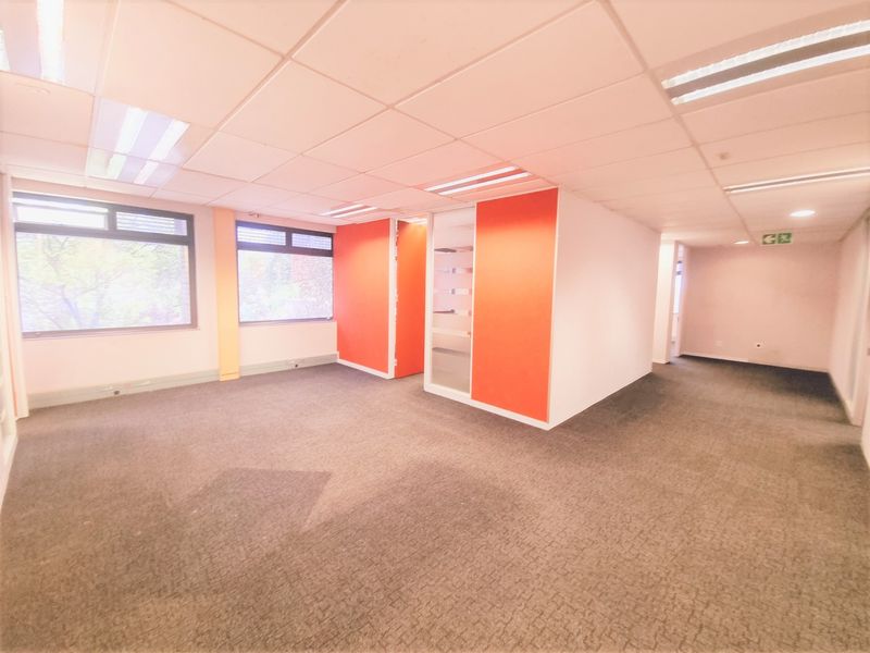 Freestanding Office Building to let in Healthcare Park - Photo 8