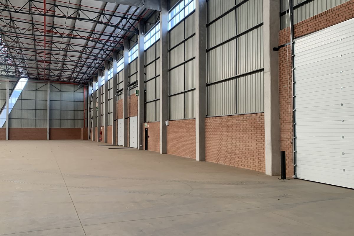 Industrial Warehouse to Let in Central Point, Samrand - Photo 5