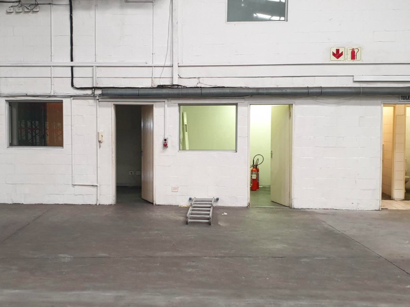 3100m2 Warehouse To let in Omuramba park Montague Gardens - Photo 8