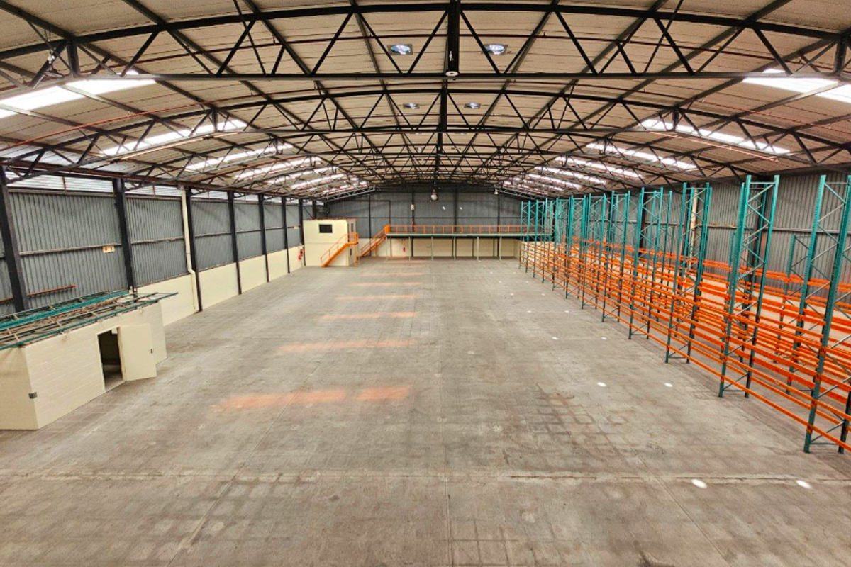 3100m2 Warehouse To let in Omuramba park Montague Gardens - Photo 4
