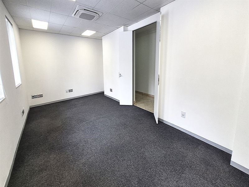 289m2 Offices to let in Illovo, Sandton - Photo 3