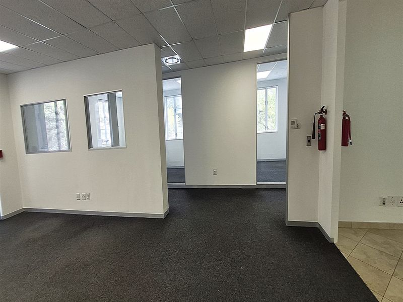 289m2 Offices to let in Illovo, Sandton - Photo 6