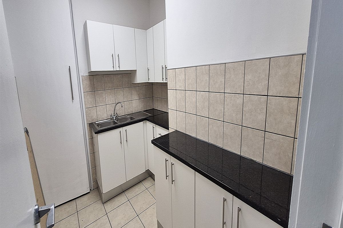 289m2 Offices to let in Illovo, Sandton - Photo 5