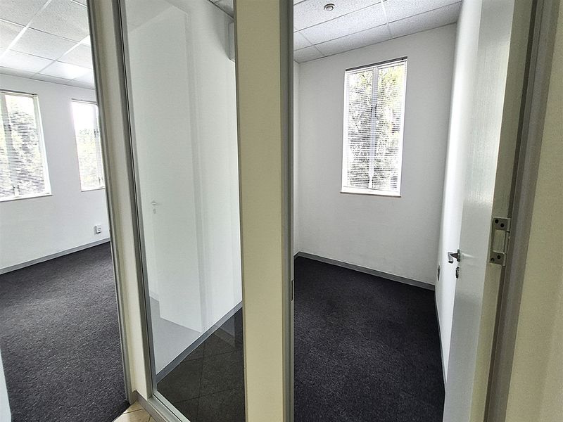 289m2 Offices to let in Illovo, Sandton - Photo 4