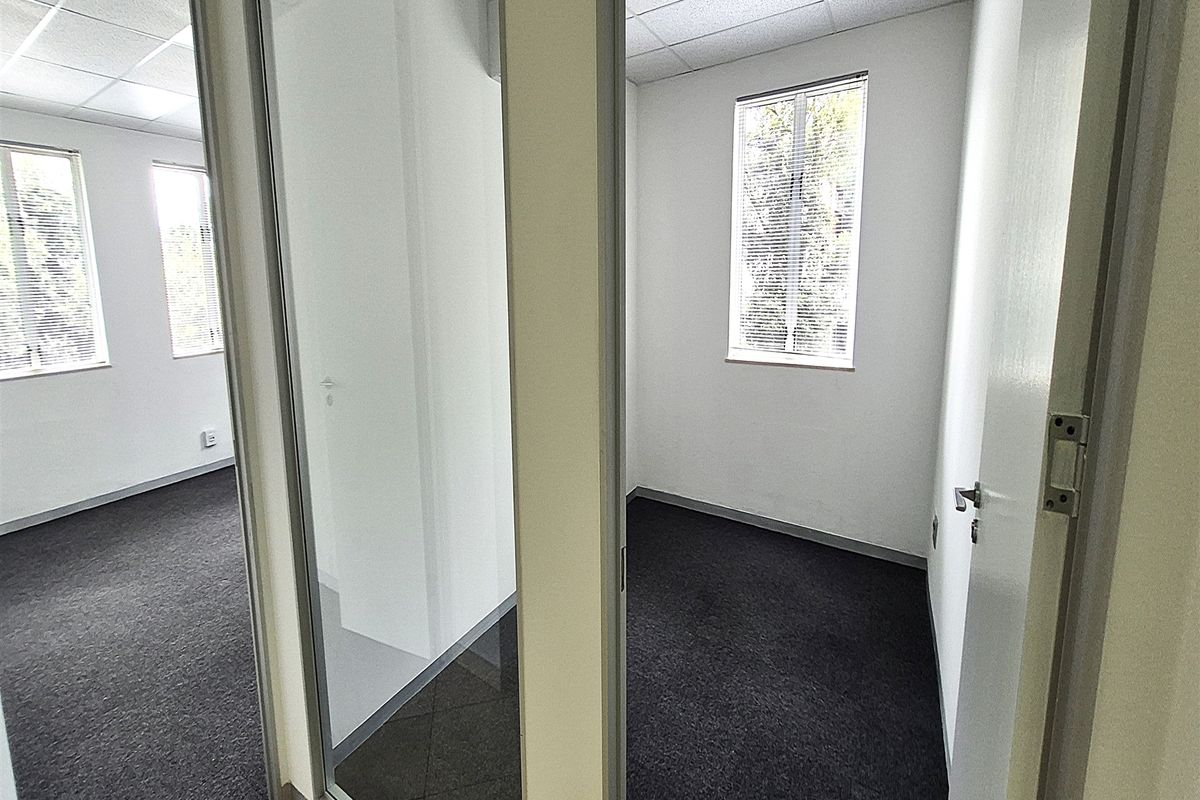 289m2 Offices to let in Illovo, Sandton - Photo 4
