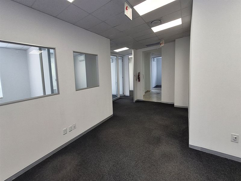 289m2 Offices to let in Illovo, Sandton - Photo 9