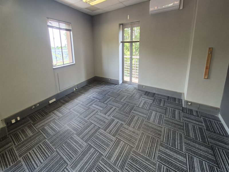 550m2 Offices to let in Illovo, Sandton - Photo 8