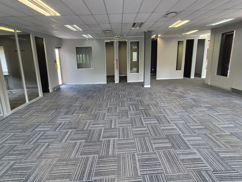 550m2 Offices to let in Illovo, Sandton - Photo 6