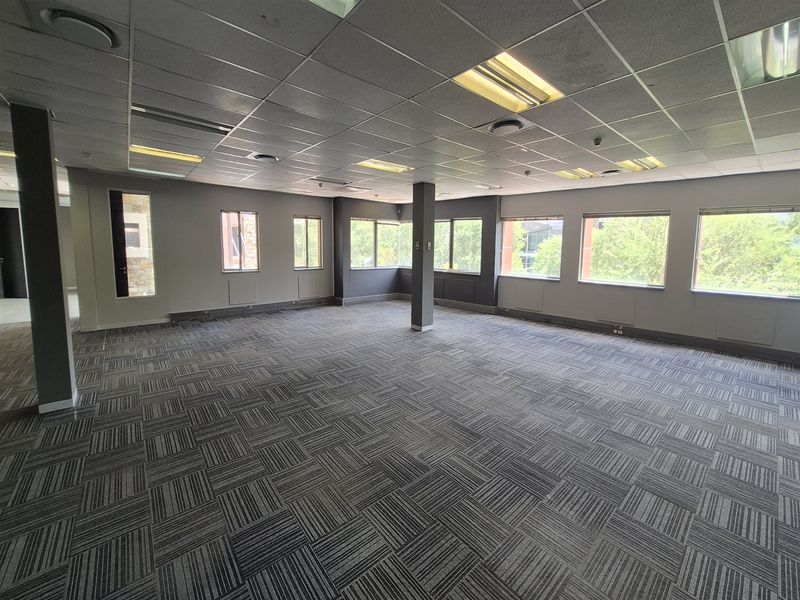 550m2 Offices to let in Illovo, Sandton - Photo 10