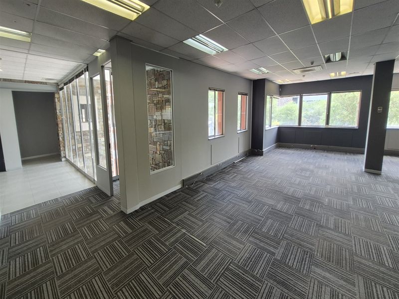 550m2 Offices to let in Illovo, Sandton - Photo 5