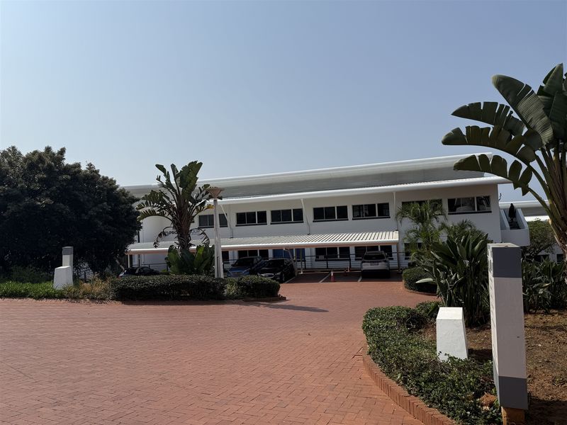 Prime offices to lease in the heart of La Lucia - Photo 2