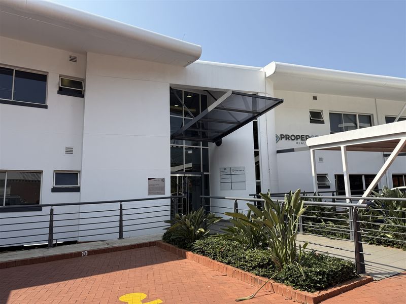 Prime offices to lease in the heart of La Lucia - Photo 3