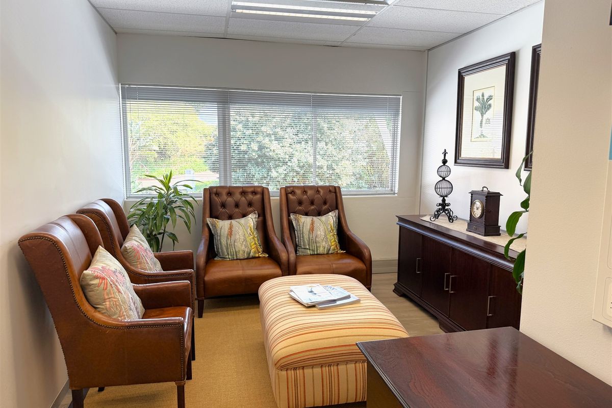 Prime offices to lease in the heart of La Lucia - Photo 3