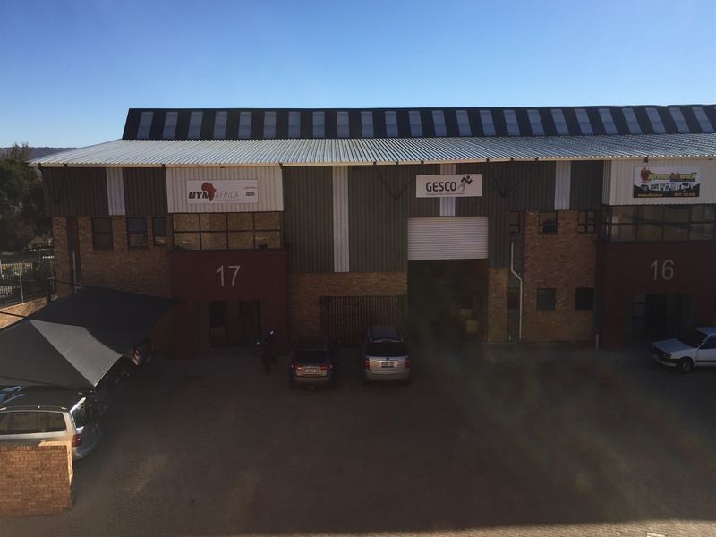 1819m2  Warehouse  - TO LEASE - Photo 8