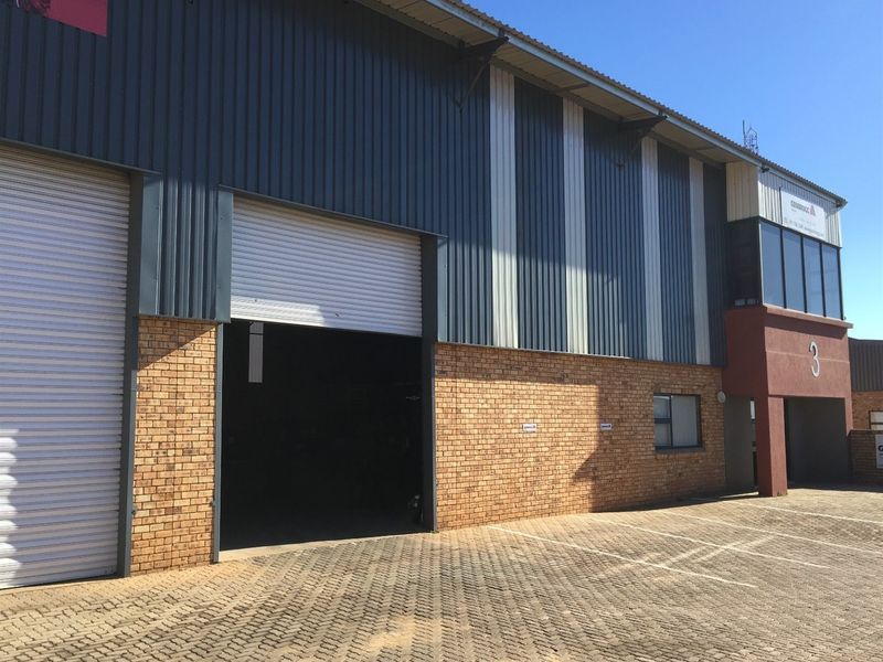 1819m2  Warehouse  - TO LEASE - Photo 7