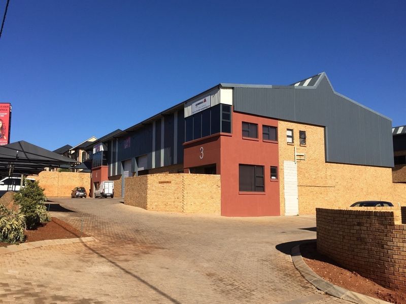 1819m2  Warehouse  - TO LEASE - Photo 5