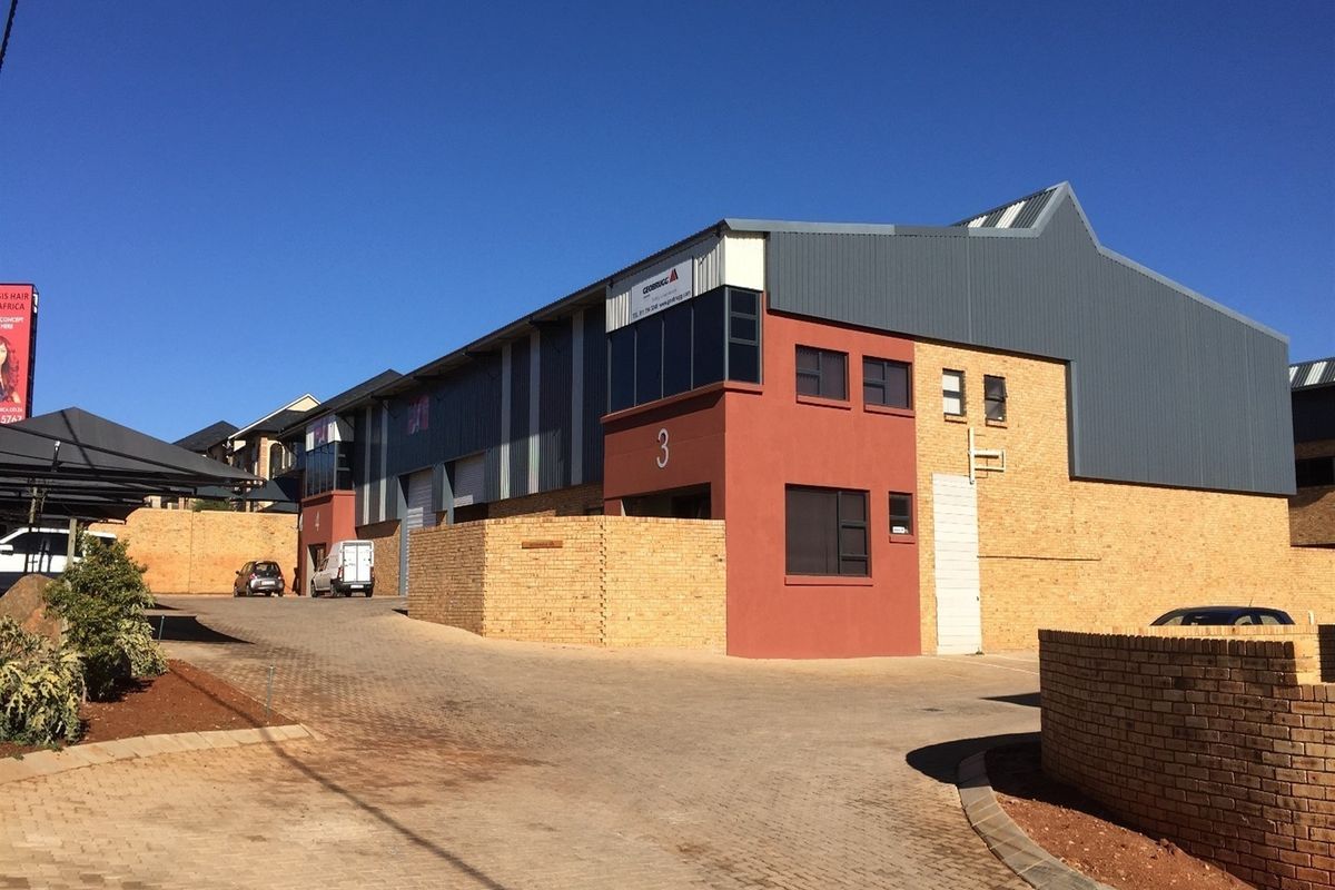 1819m2  Warehouse  - TO LEASE - Photo 5