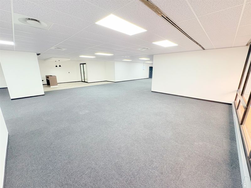 417m2 office space to let in auckland Park - Photo 2
