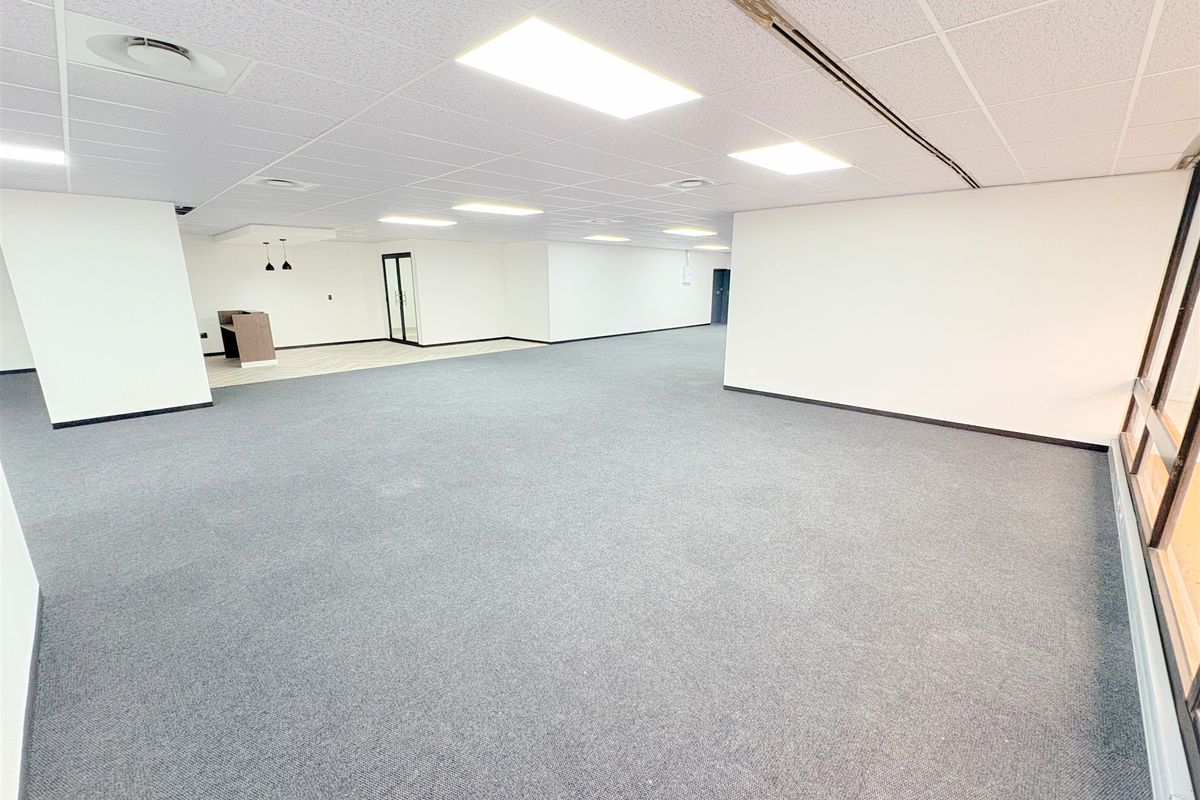 417m2 office space to let in auckland Park - Photo 2
