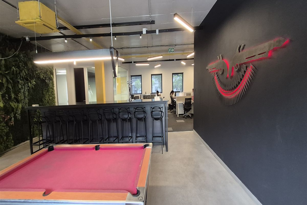 Office space to let in Hyde Park - Photo 3