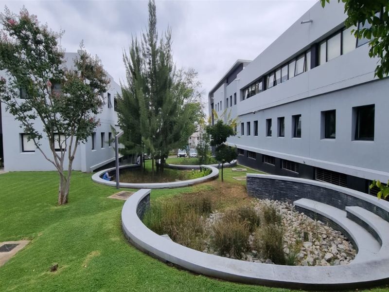 Office space to let in Hyde Park - Photo 2