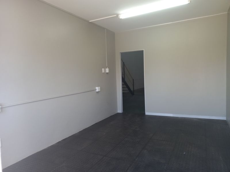 Compact, Clean & Convenient - Photo 6