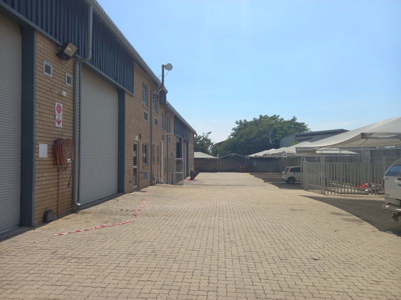 Compact, Clean & Convenient - Photo 2