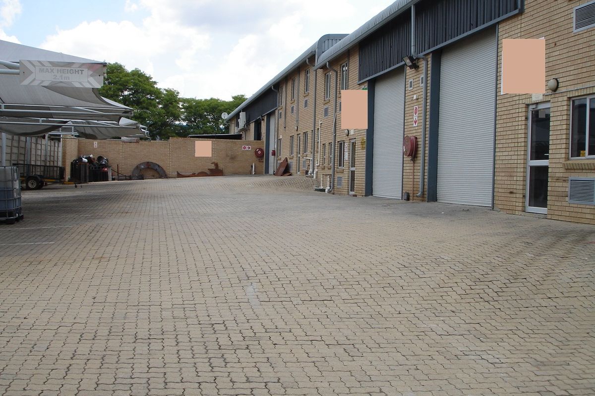 Compact, Clean & Convenient - Photo 3