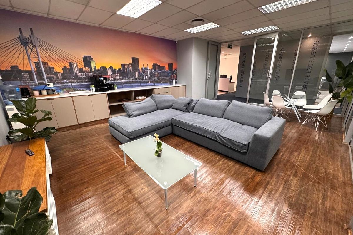 Premium Industrial Warehouse and furnished office,To Let in Randjspark Midrand - Photo 2