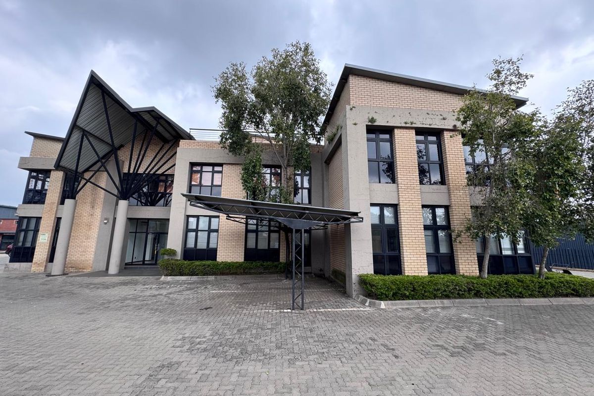 Prime Industrial Warehouse to Rent – Corporate Park North | 3,732m2 Industrial Facility - Photo 3