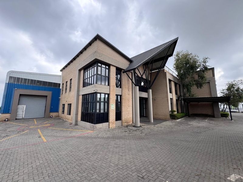 Prime Industrial Warehouse to Rent – Corporate Park North | 3,732m2 Industrial Facility - Photo 4