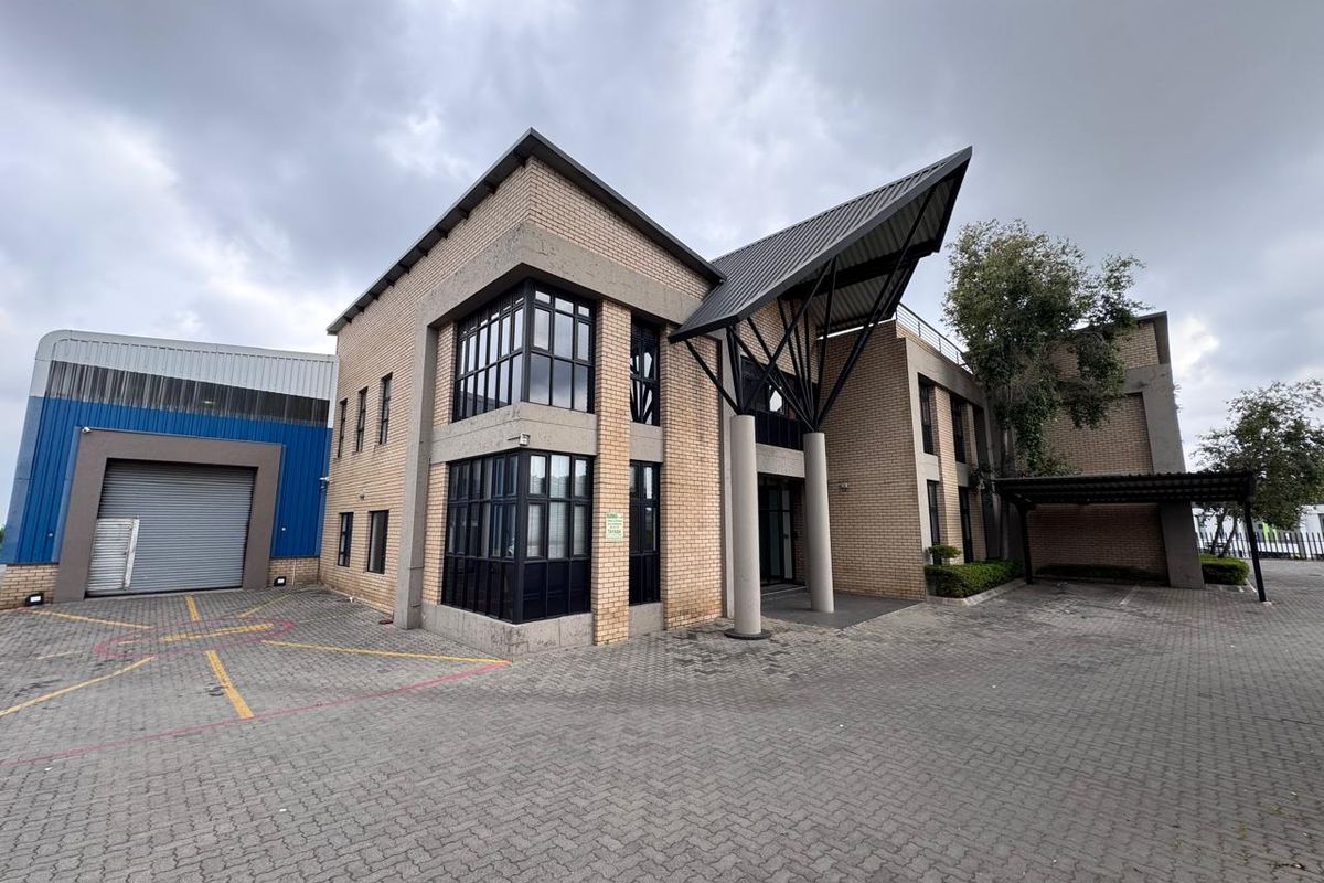 Prime Industrial Warehouse to Rent – Corporate Park North | 3,732m2 Industrial Facility - Photo 4