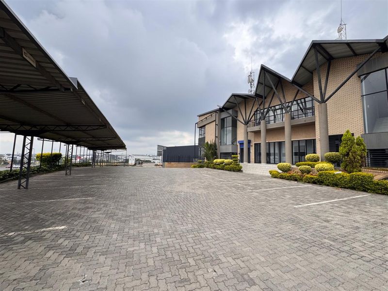 Prime Industrial Warehouse to Rent – Corporate Park North | 3,732m2 Industrial Facility - Photo 10