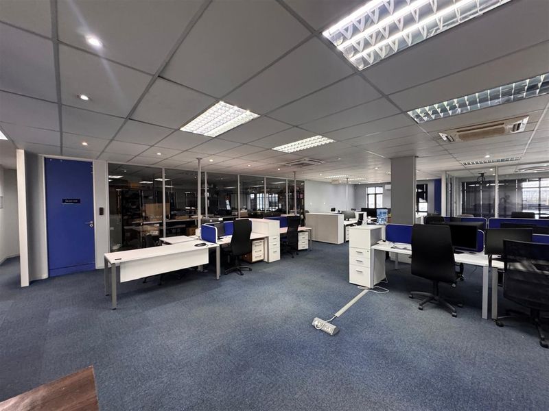 Prime Industrial Warehouse to Rent – Corporate Park North | 3,732m2 Industrial Facility - Photo 5