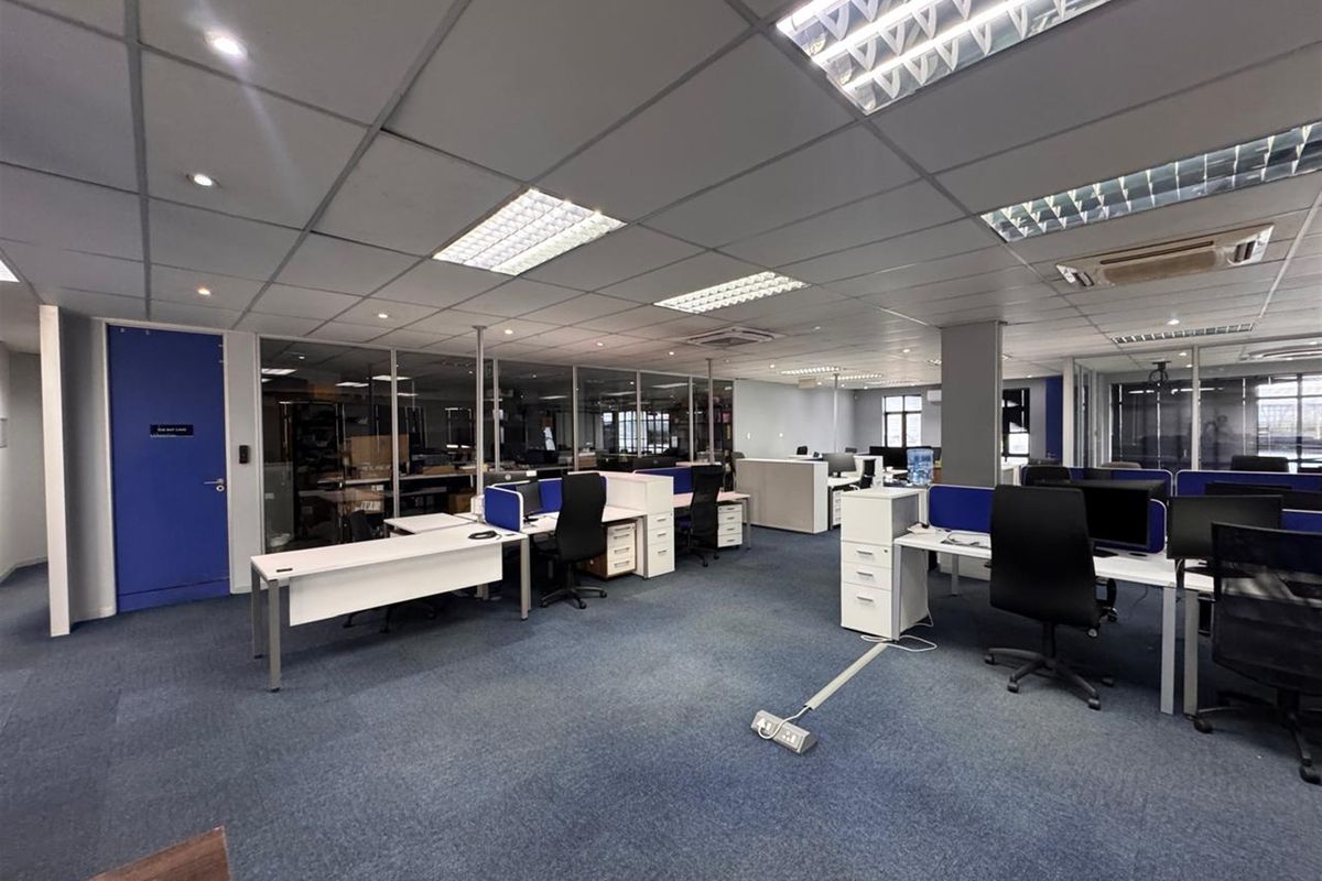 Prime Industrial Warehouse to Rent – Corporate Park North | 3,732m2 Industrial Facility - Photo 5
