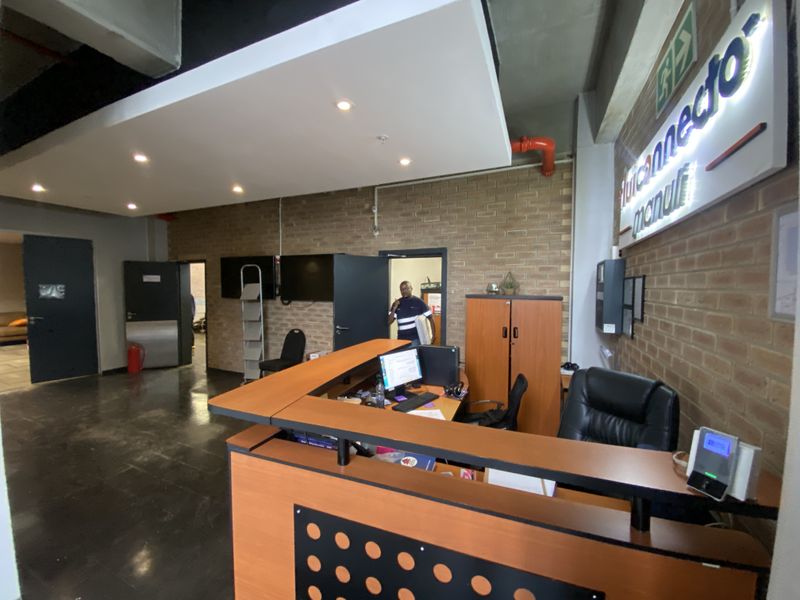 Prime Standalone Warehouse to Let | 2,398m2 Industrial Property with Large Yard | Corporate Park Nor - Photo 10