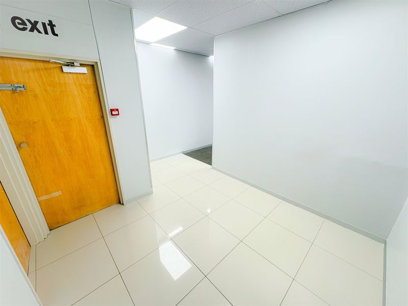 164m2 office space to let in Auckland Park - Photo 8