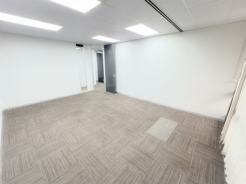 164m2 office space to let in Auckland Park - Photo 5