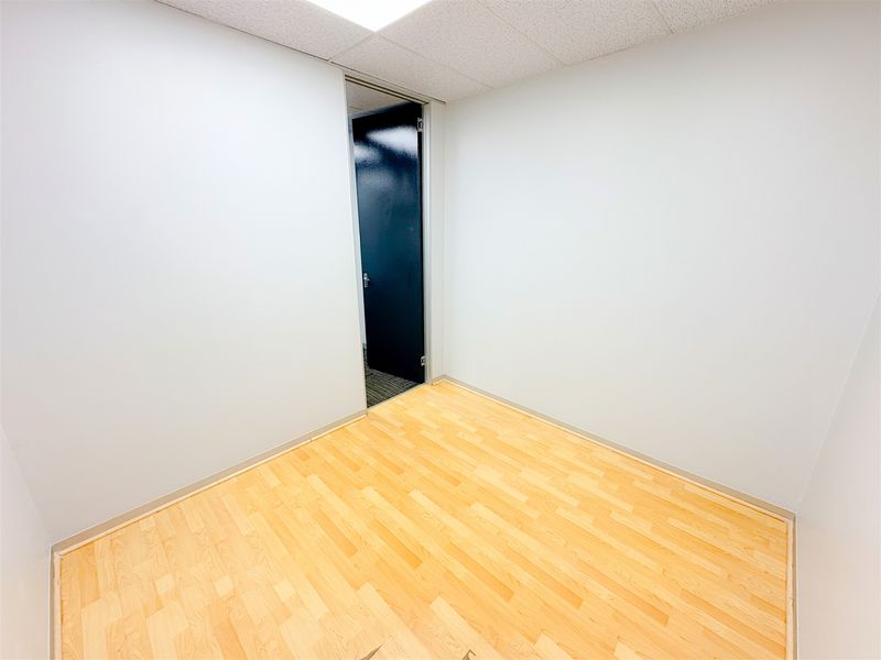 164m2 office space to let in Auckland Park - Photo 3