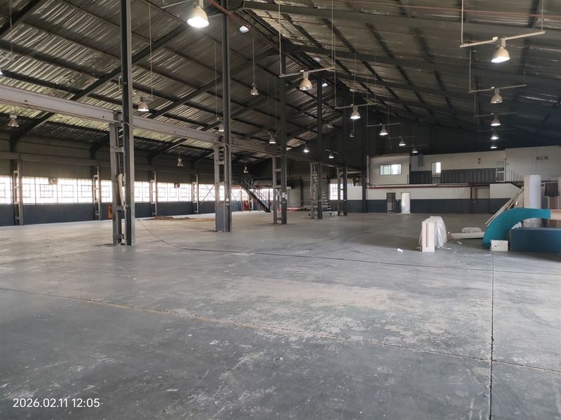 1946m2  Warehouse  - TO LEASE - Photo 2