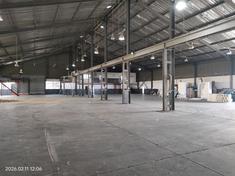 1946m2  Warehouse  - TO LEASE - Photo 4