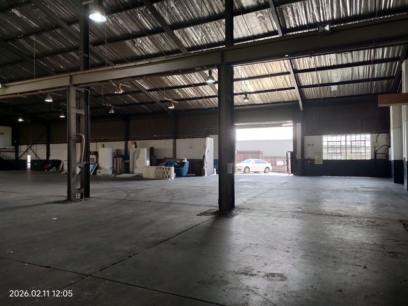 1946m2  Warehouse  - TO LEASE - Photo 3