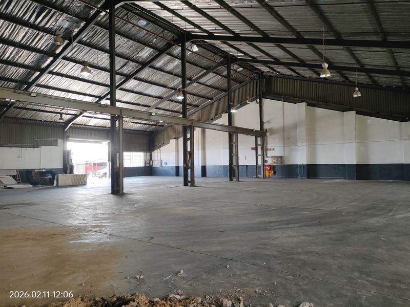 1946m2  Warehouse  - TO LEASE - Photo 5
