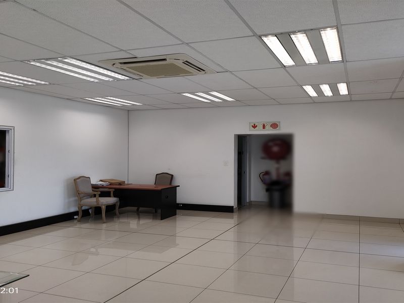1345m2  Warehouse  - FOR SALE at R13 450 000,00 plus vat - Photo 5