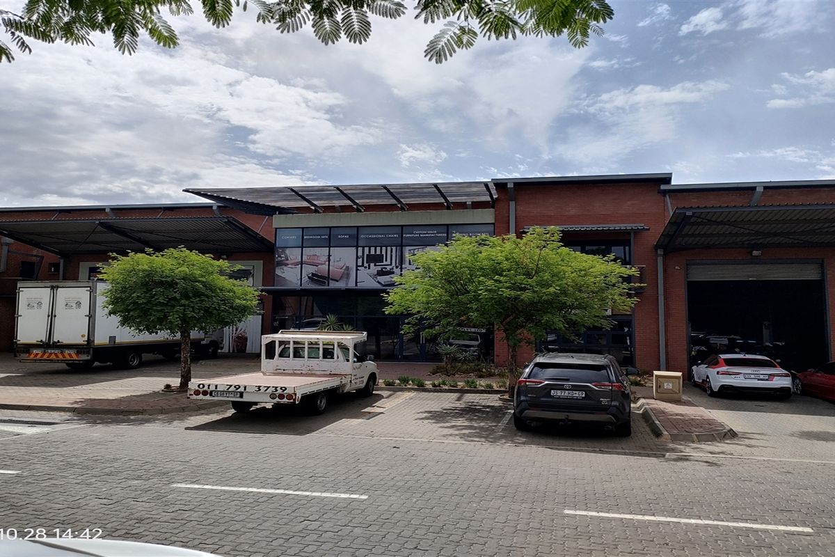 531m2  Warehouse  - FOR SALE at R5 310 000.00m plus vat - Photo 3