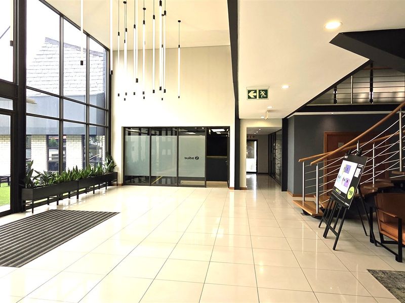 Office space to let in Hurlingham Office Park - Photo 3