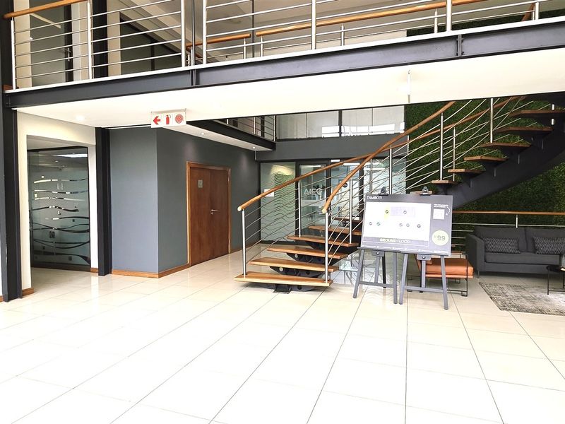 Office space to let in Hurlingham Office Park - Photo 2