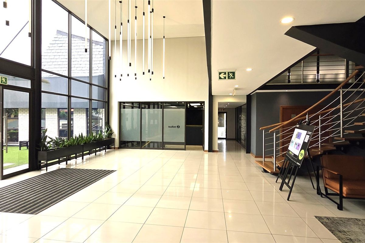 Office space to let in Hurlingham Office Park - Photo 3