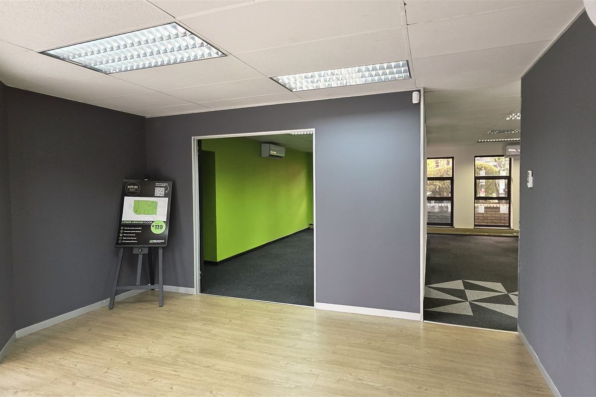 Office space to let in Hurlingham Office Park - Photo 2