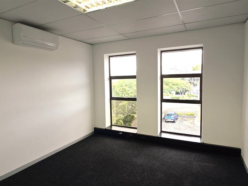 Office space to let in Hurlingham Office Park - Photo 6